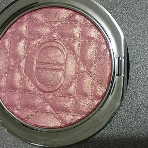 DIOR Shimmering Pink Highlighter In Pink Strobe